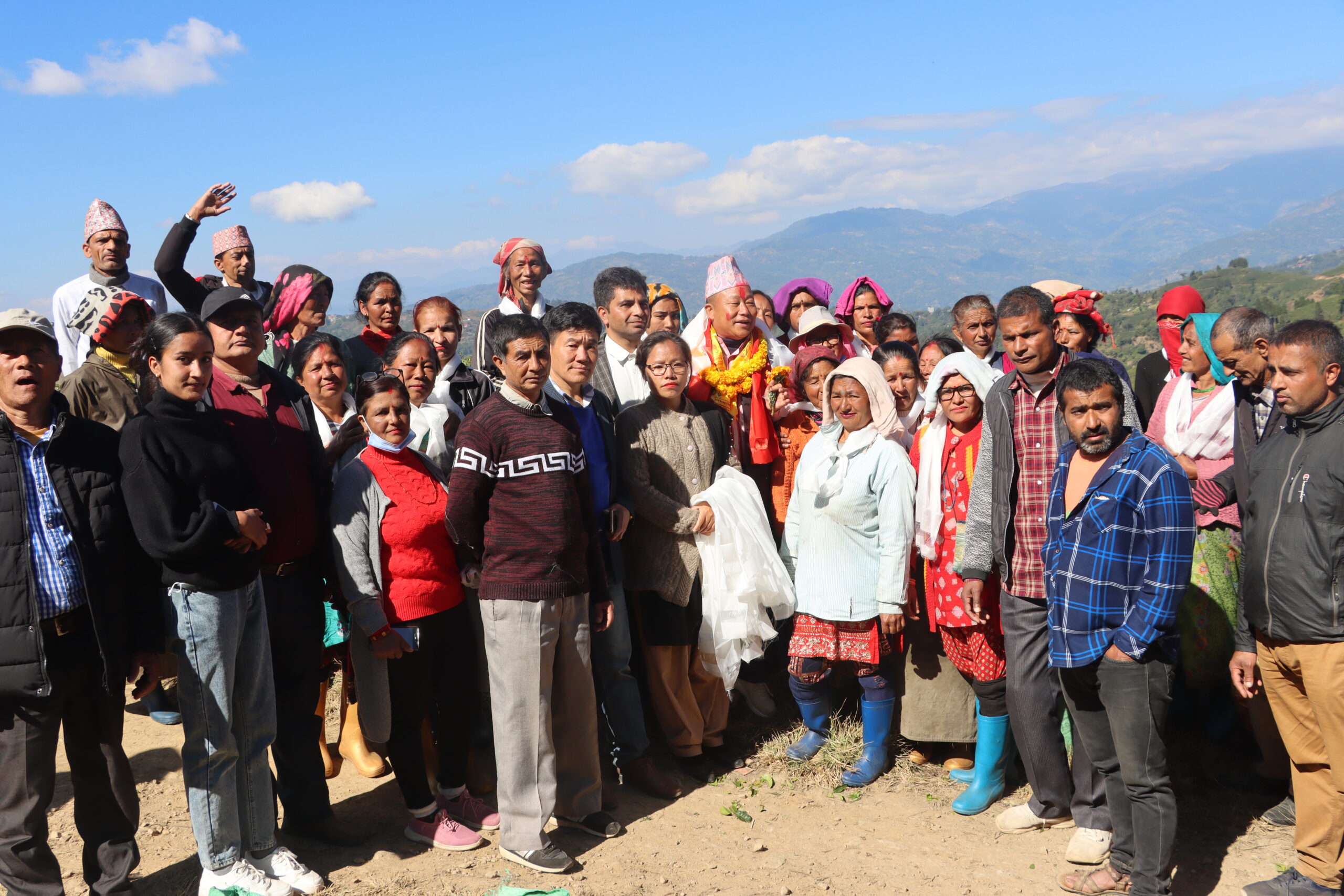 चिया मजदुरलाई प्रदेश सांसदको आश्वासन, तपाईँहरूको मुद्दामा म सँगै छु