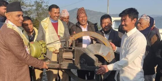 इनपा द्वारा कृषकलाई कृषि यान्त्रिक सामाग्री बितरण