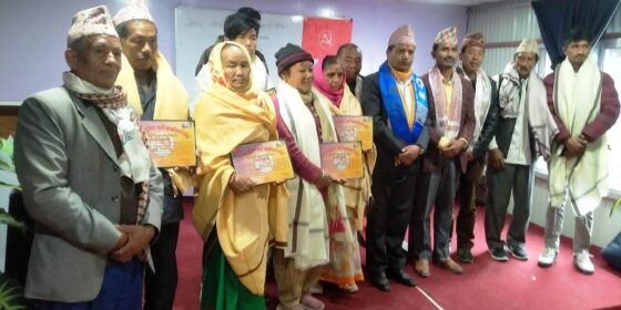 रोङ गाउँपालिकामा दश जना सहिदका परिबारलाई नेकपा माओबादीको सम्मान