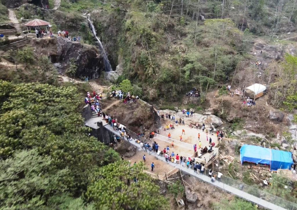 प्रथम सन्दकपुर महोत्सव : पर्यटन प्रवद्र्धनका लागि आयोजित कार्यक्रममा पर्यटकको बाक्लो उपस्थिति (फोटो फिचर)