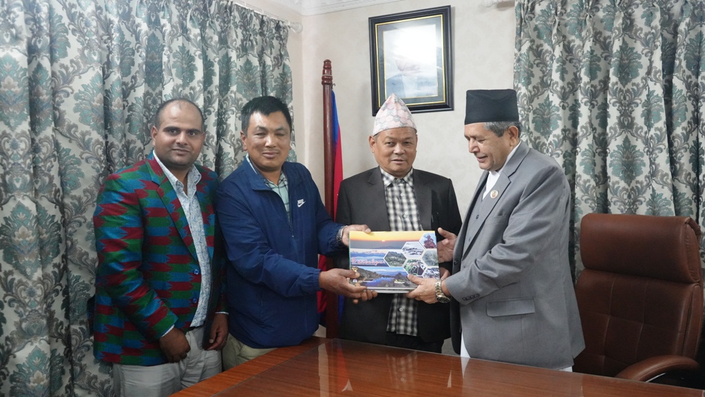 पर्यटन प्रवद्र्धन र पूर्वाधार निर्माणको माग सहित सन्दकपुर गाउँपालिकाको टोली राजधानीमा (तस्बिरहरु)