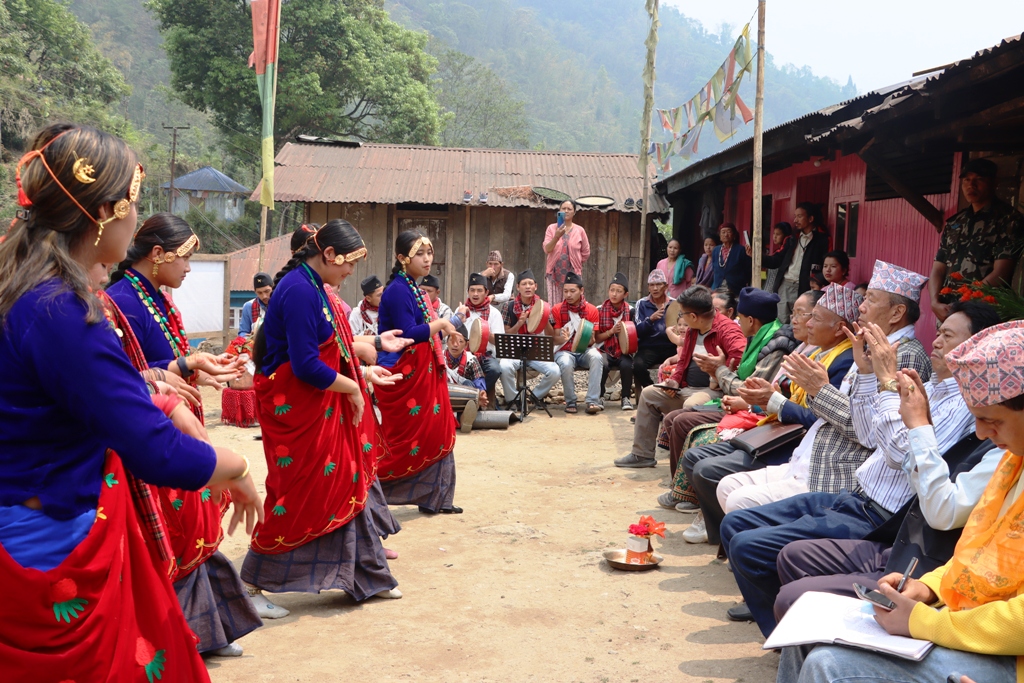 सन्दकपूर ४ मा लोभलाग्दो गुरुङ सस्कृति (तस्बिरहरु)