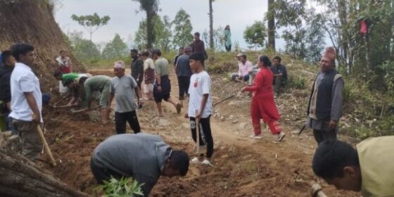 साँखेजुङमा बाटो बनाउन मासिक एक दिन श्रमदान कार्यक्रम