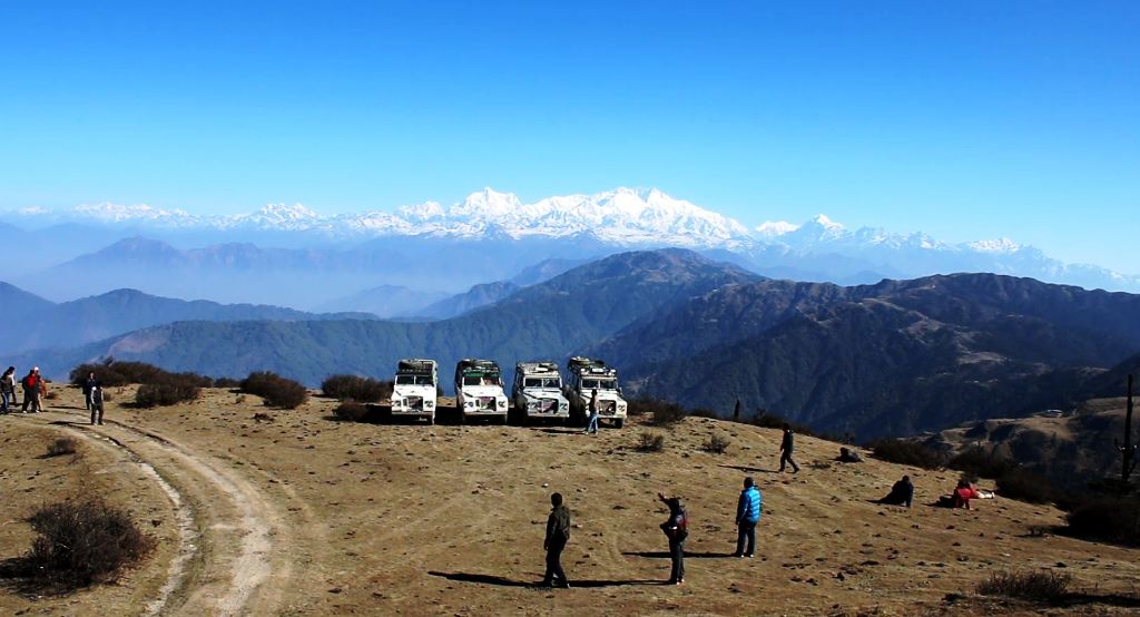 साहासिक पर्यटन प्रवद्र्धनमा ल्याण्डरोभर गाडि (तस्बिरहरु) 