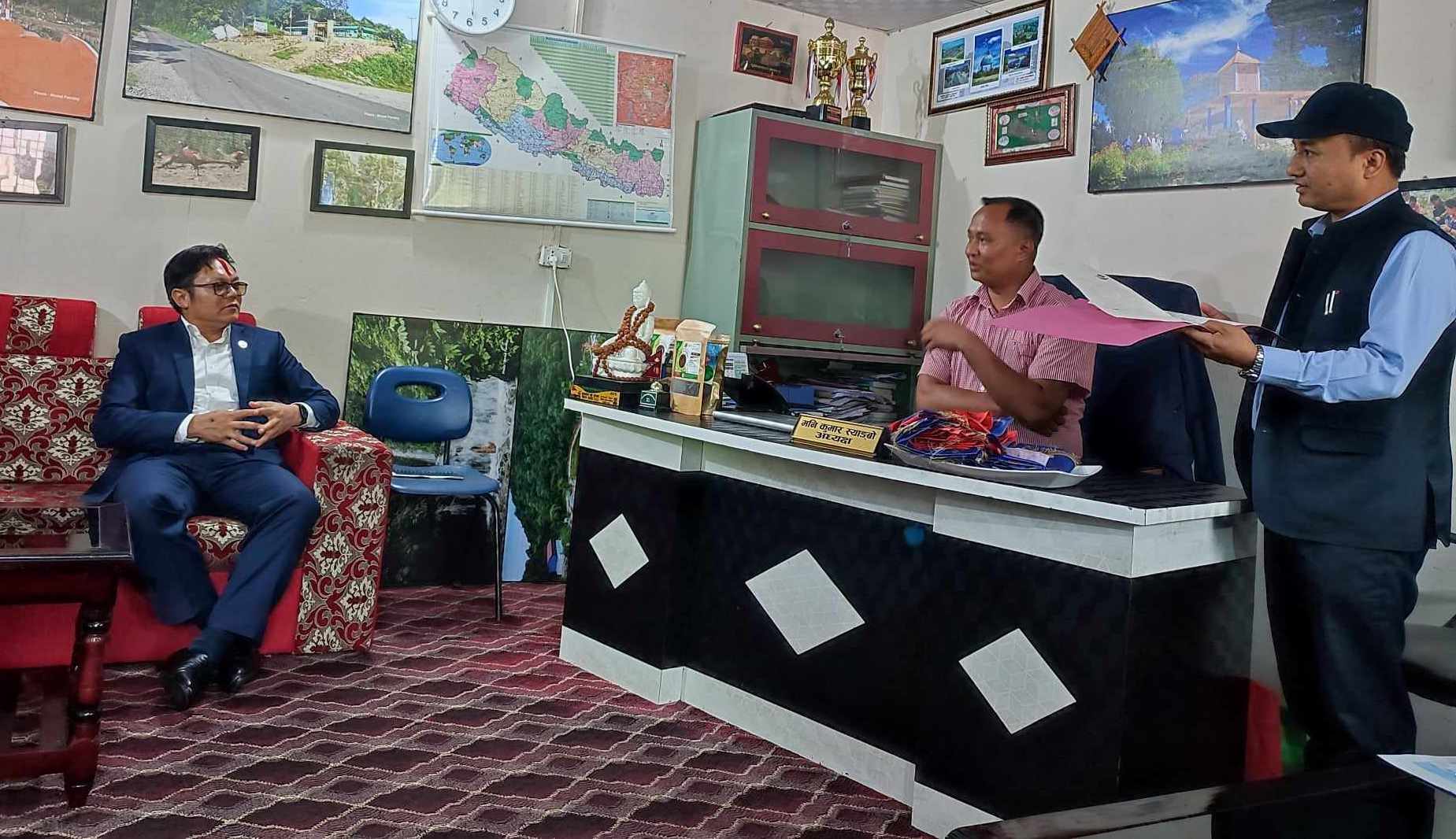 रोङ गाउँपालिकाद्धारा पर्यटनमन्त्री सुदन किराँतसँग अन्तरक्रिया (तस्बिरहरु)
