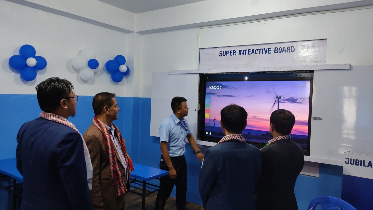 इलाम शैक्षिक हब बन्दै, जुविलेन्ट इलाइट एकेडेमीमा अत्याधुनिक सुविधा सहित विज्ञान संकाय अध्यापन (तस्बिरहरु)