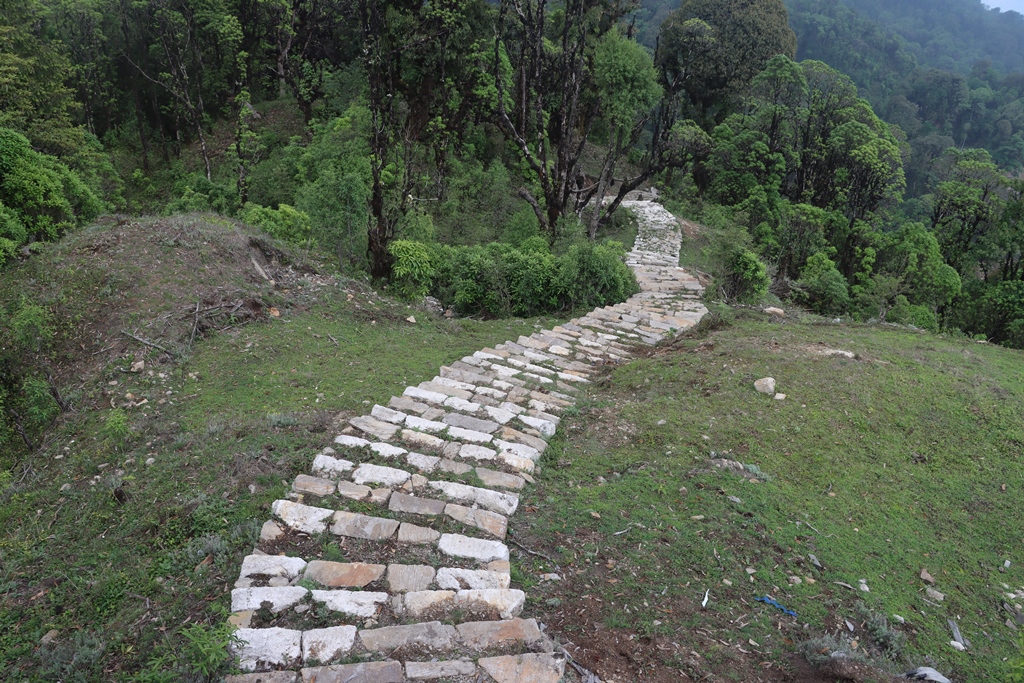 पदमार्गले जोडियो पर्यटकीय क्षेत्र छिन्टापु सन्दकपुर (तस्बिरहरु) 