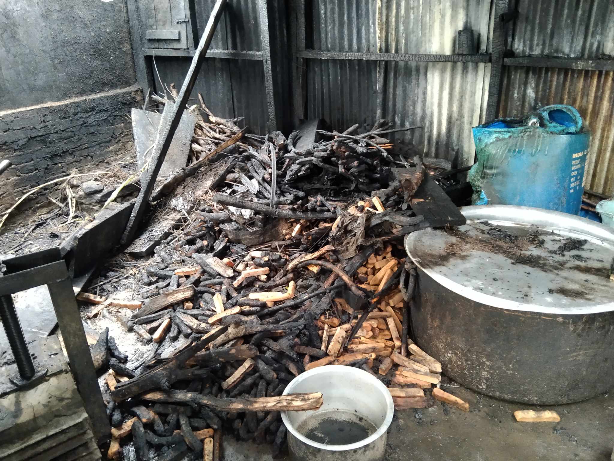 लालीखर्कको मिना दुधडेरीमा आगलागी, ३० लाख बराबरको क्षति