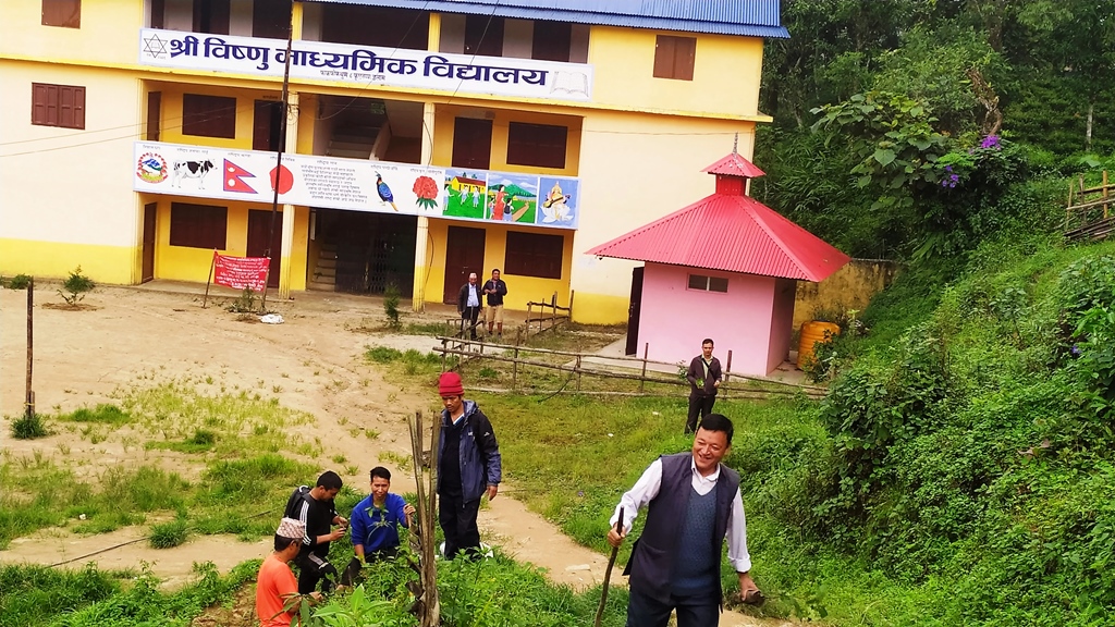 फाकफोकथुममा जनतासंग माओवादी रूपान्तरण अभियान,बृक्षारोपण तथा सरसफाई (तस्बिरहरु)