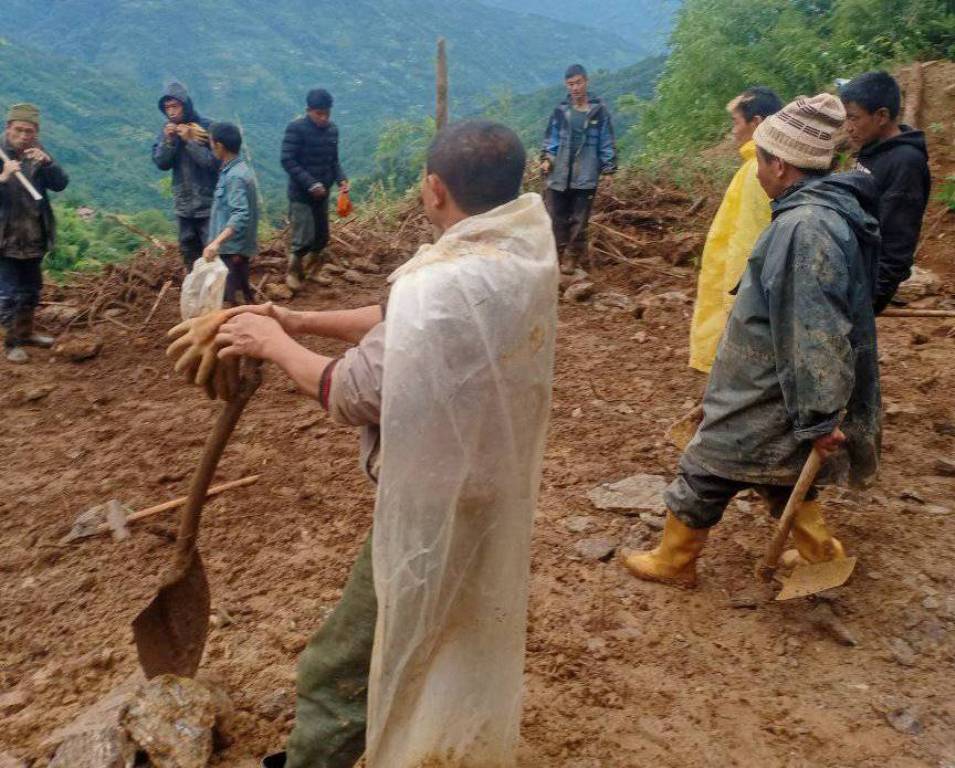 माईजोगमाईमा माओवादीको श्रमदान, दुईवटा सडक मर्मत