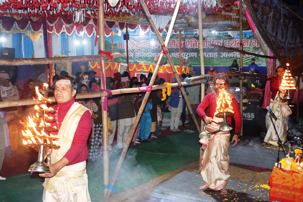 माईपोखरी त्रि–धार्मिक पर्यटन उत्सवमा संगीतमय आरती (तस्बिरहरु)
