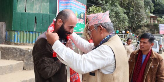 माईपोखरीमा दर्शनार्थीको घुँइचो, महायज्ञमा डम्बर खड्काद्वारा ५१ हजार प्रदान