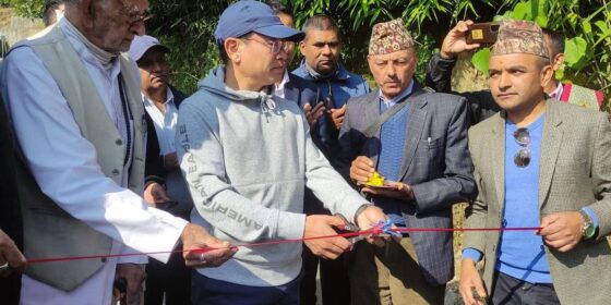 सूर्योदय नगरपालिकाका‍ अलवेदर सडक कालोपत्रे सडकमा रुपान्तरण हुँदै