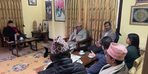 इलाममा स्वास्थ्य विज्ञान प्रतिष्ठान बनाउन पुर्व प्रधानमन्त्री र स्वास्थ्य मन्त्री संग छलफल