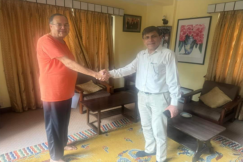 महाधिवेशनमा झलनाथ र घनश्याम मिलेर जाने सहमति