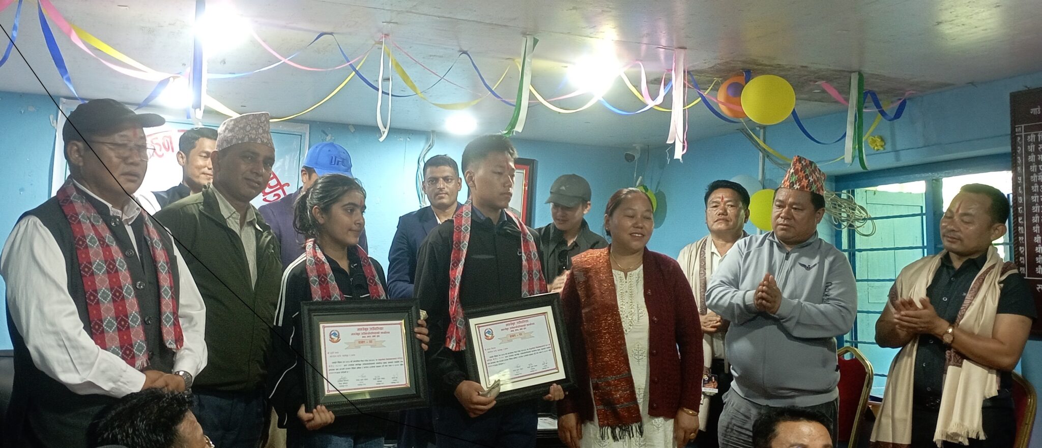 माङसेबुङद्वारा एसइईमा पालिका उत्कृष्ट विद्यार्थीलाई सम्मान