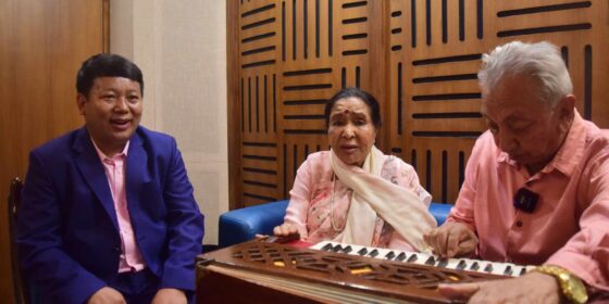 इलामका मोहनले पाए आशा भोस्लेसँग गीत गाउने ‘दुर्लभ’ मौका