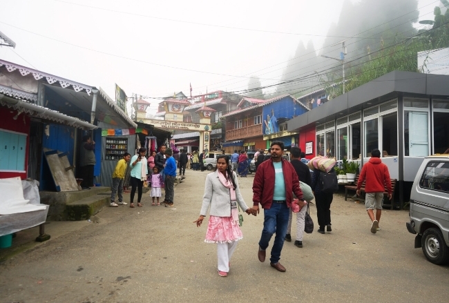 पशुपतिनगरमा भारतीय पर्यटकको चहलपहल बढ्यो