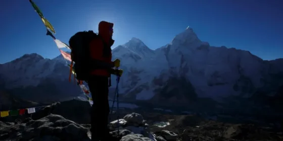 के नेपाल कम खर्च गर्ने पर्यटकको गन्तव्य बनिरहेको हो ?