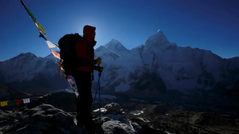 के नेपाल कम खर्च गर्ने पर्यटकको गन्तव्य बनिरहेको हो ?