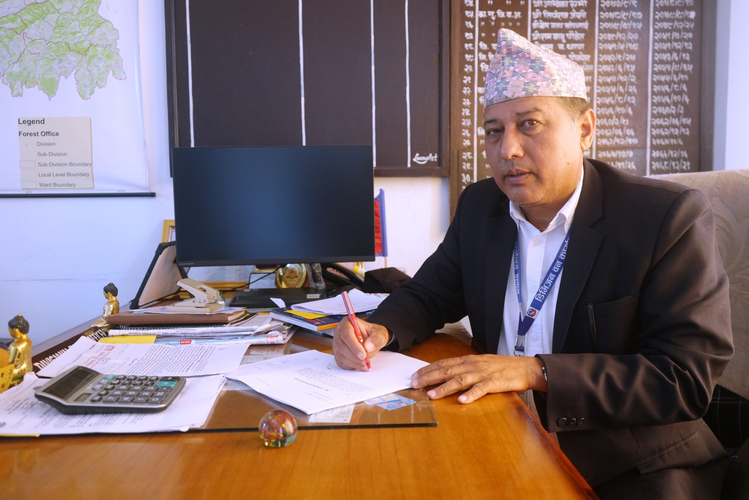 दान बहादुर श्रेष्ठको नेतृत्वमा डिभिजन वन कार्यालयमा यी भए प्रगति