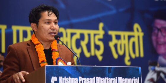 सरकारलाई खेलाडी संघ अध्यक्ष श्रेष्ठको प्रश्न : ‘कहिल्यै एक खेलाडीको यात्रा नजिकबाट देख्नु भएको छ ?’