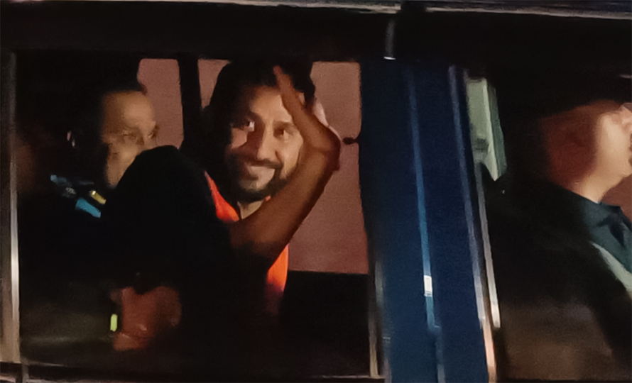 उच्चको आदेशपछि घरबाटै पक्राउ परे रवि लामिछाने