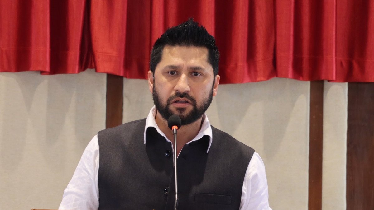 बालबालिकालाई गोली हान्ने र सिंहदरबार जलाउने एकै हुन् : रवि लामिछाने
