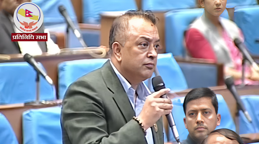 ओली–देउवालाई गगनको सुझाव- बाहिरबाट ढुंगा हानेका छन्, गाडी दुर्घटनामा नपरोस्