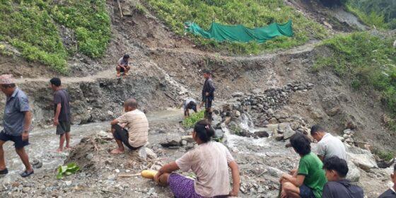 ५७ टोल विकास समितिबाटै रोङ गाउँपालिकामा पुनर्निर्माण र मर्मत अभियान