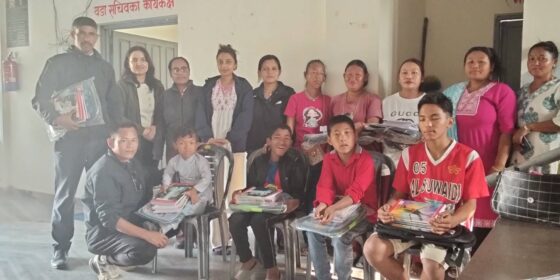 चुलाचुली गाउँपालिकाद्वारा अपाङ्गता भएका बालबालिकालाई शैक्षिक सामग्री वितरण